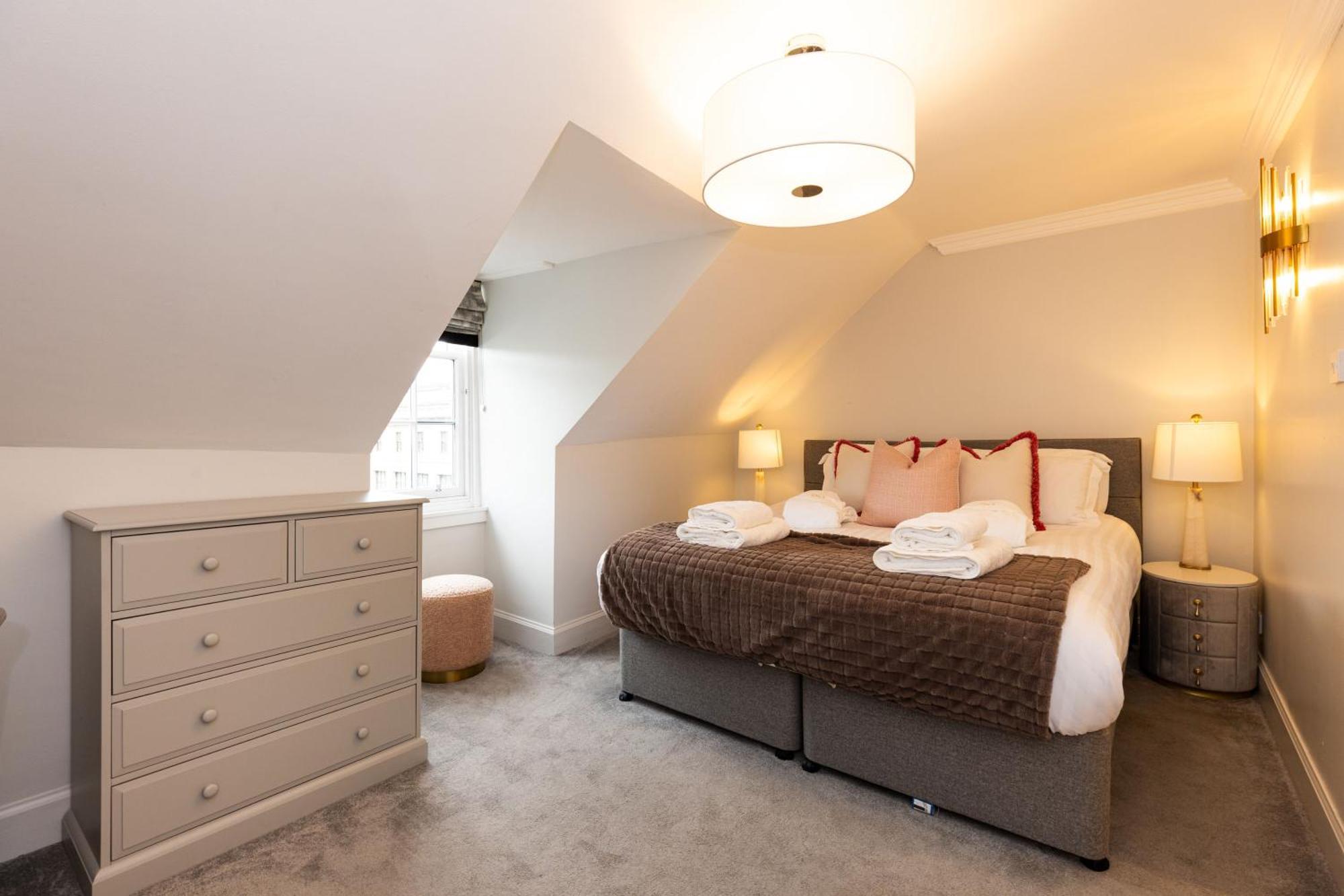 Righ Properties - Luxurious City Centre Three Bedroom Apartment EDI Exterior photo